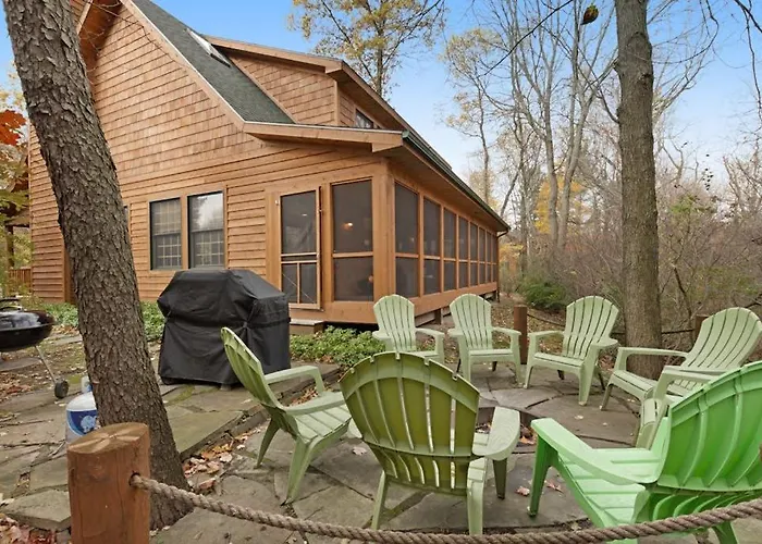 Kingfisher Cove Cabin 2